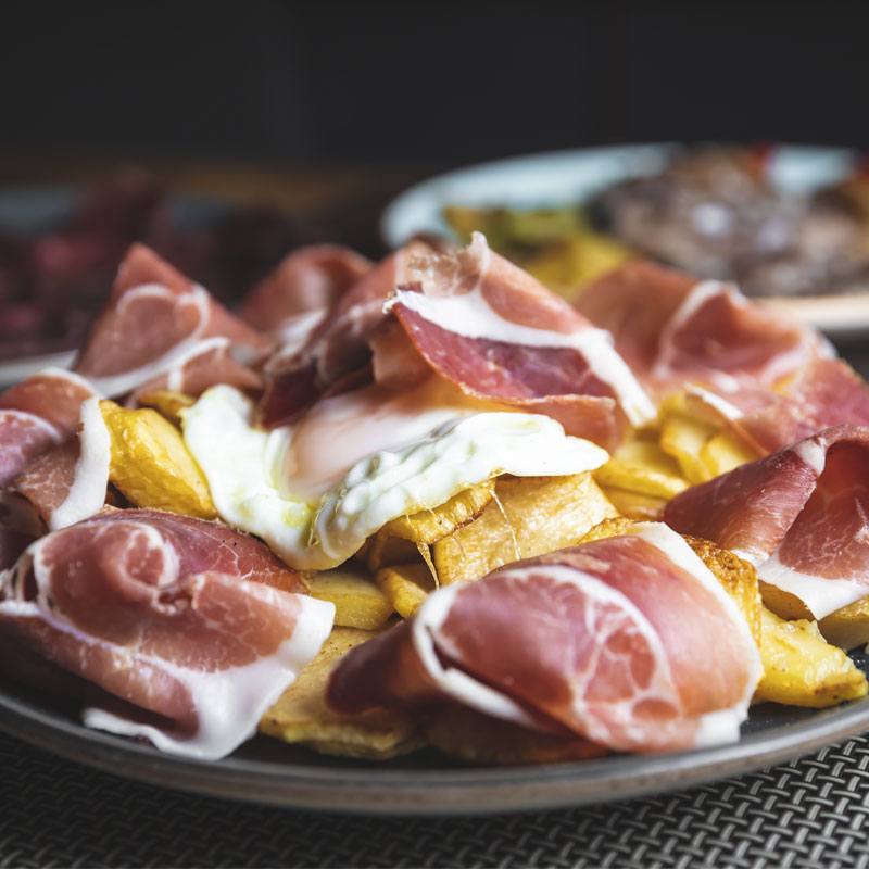 HUEVOS ROTOS CON JAMÓN