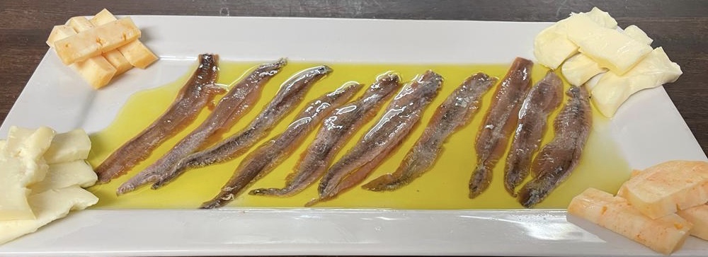 Anchoas de Santoña con Queso del País