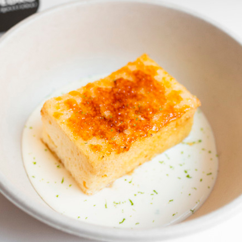 Torrija de Brioche caramelizada - Crema Infusionada de Vainilla  - Helado lácteo 